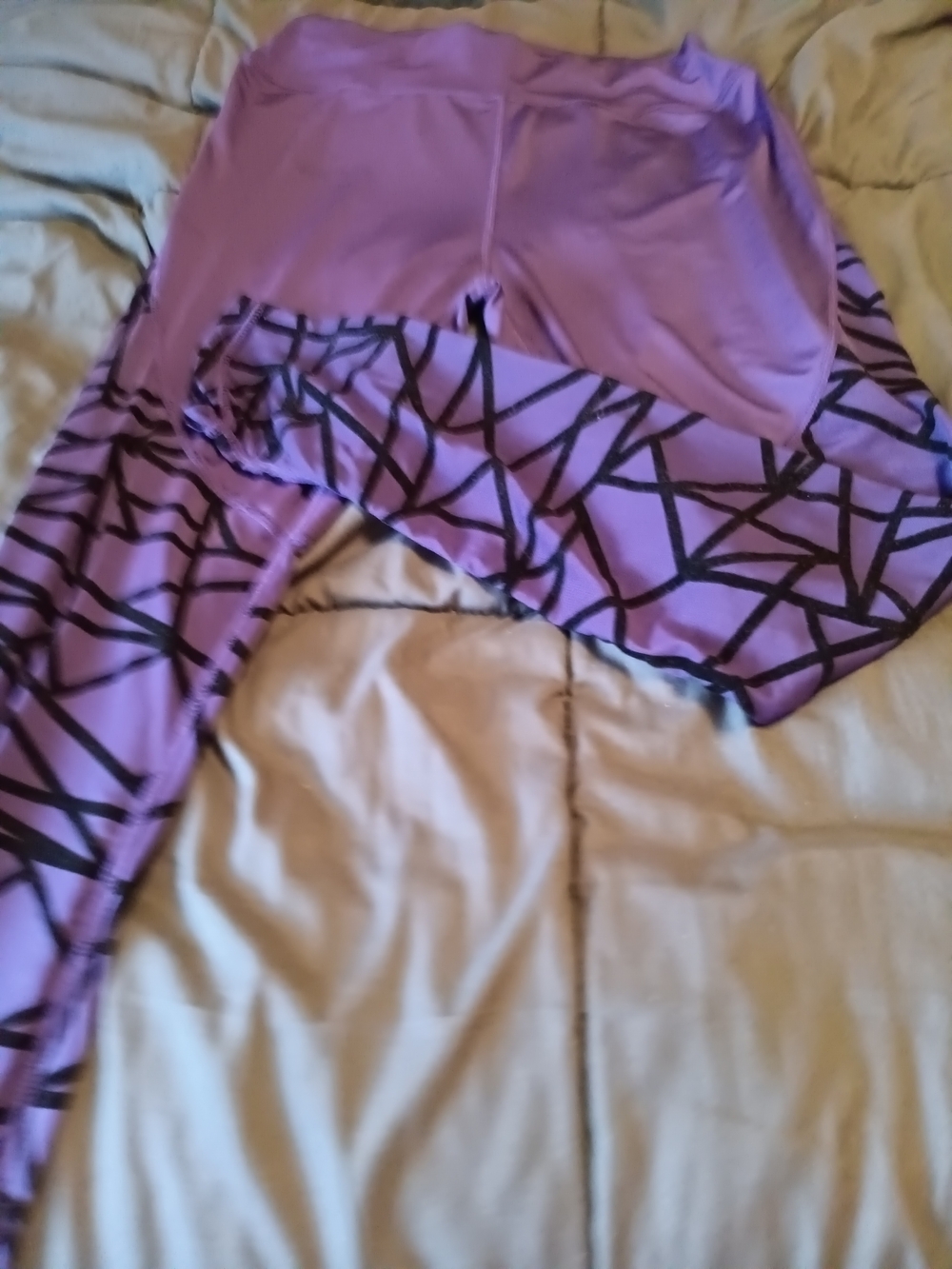 & Other Stories Lavender Purple Leggings with Black Geometric Print
